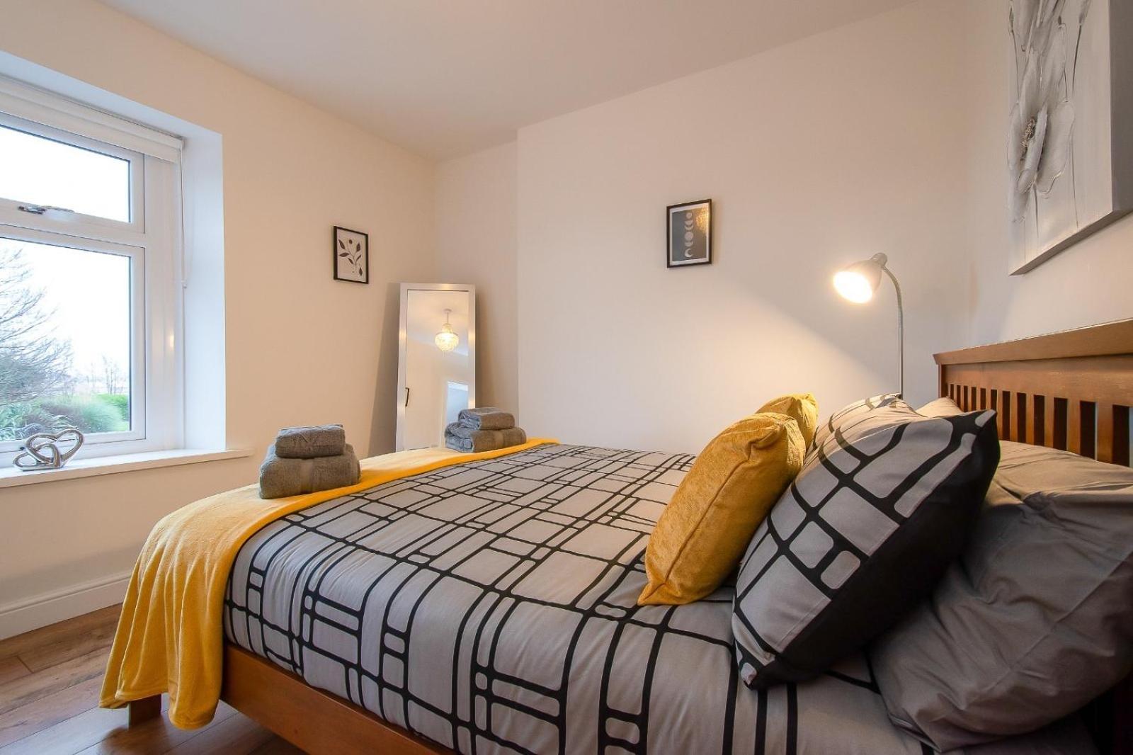 סוואנסי Casa One Hundred - A Beautiful 4 Bed House On The Beach Front מראה חיצוני תמונה