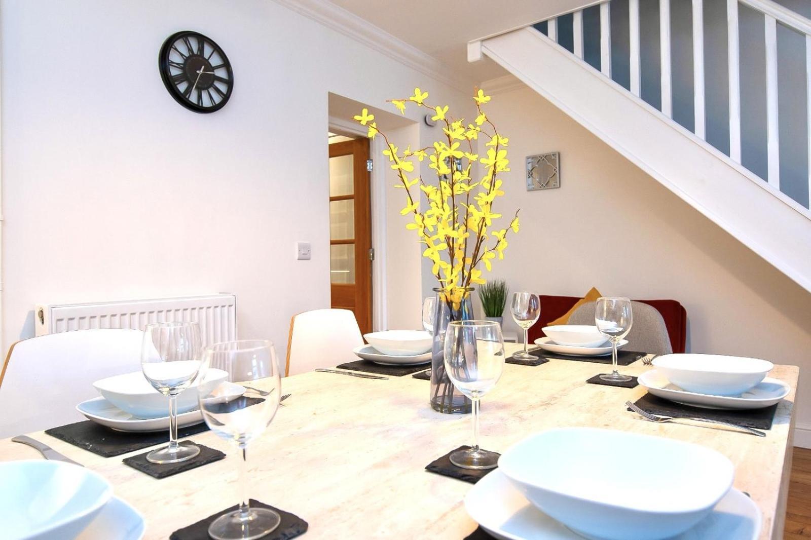 סוואנסי Casa One Hundred - A Beautiful 4 Bed House On The Beach Front מראה חיצוני תמונה